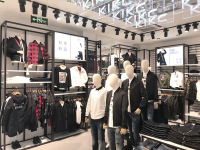 KIKC多品類集合店盛大開業(yè)，創(chuàng)新跨界模式引爆漢街萬達(dá)服裝服飾零售